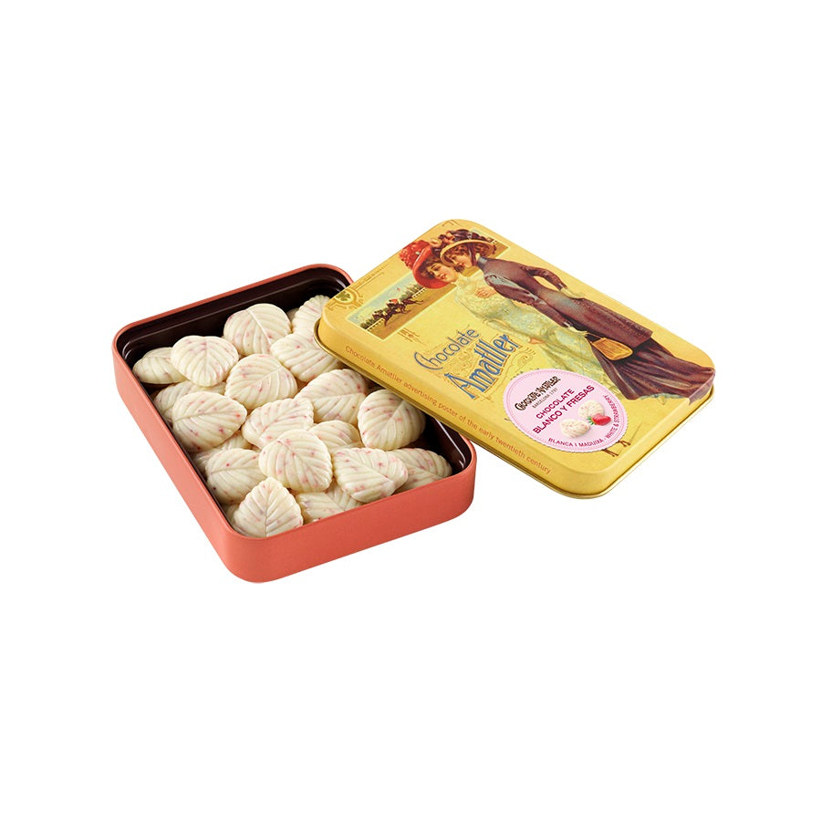 Čokoládové lístky z bielej čokolády s jahodami